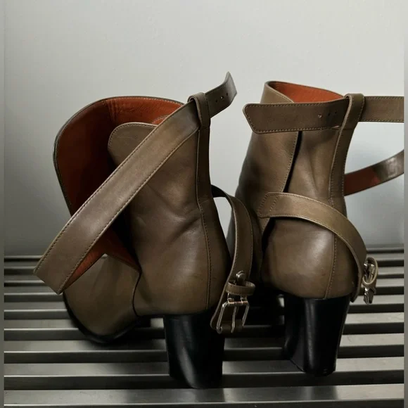 🩶Celine Leather Ankle Boots - Picture 5 of 16